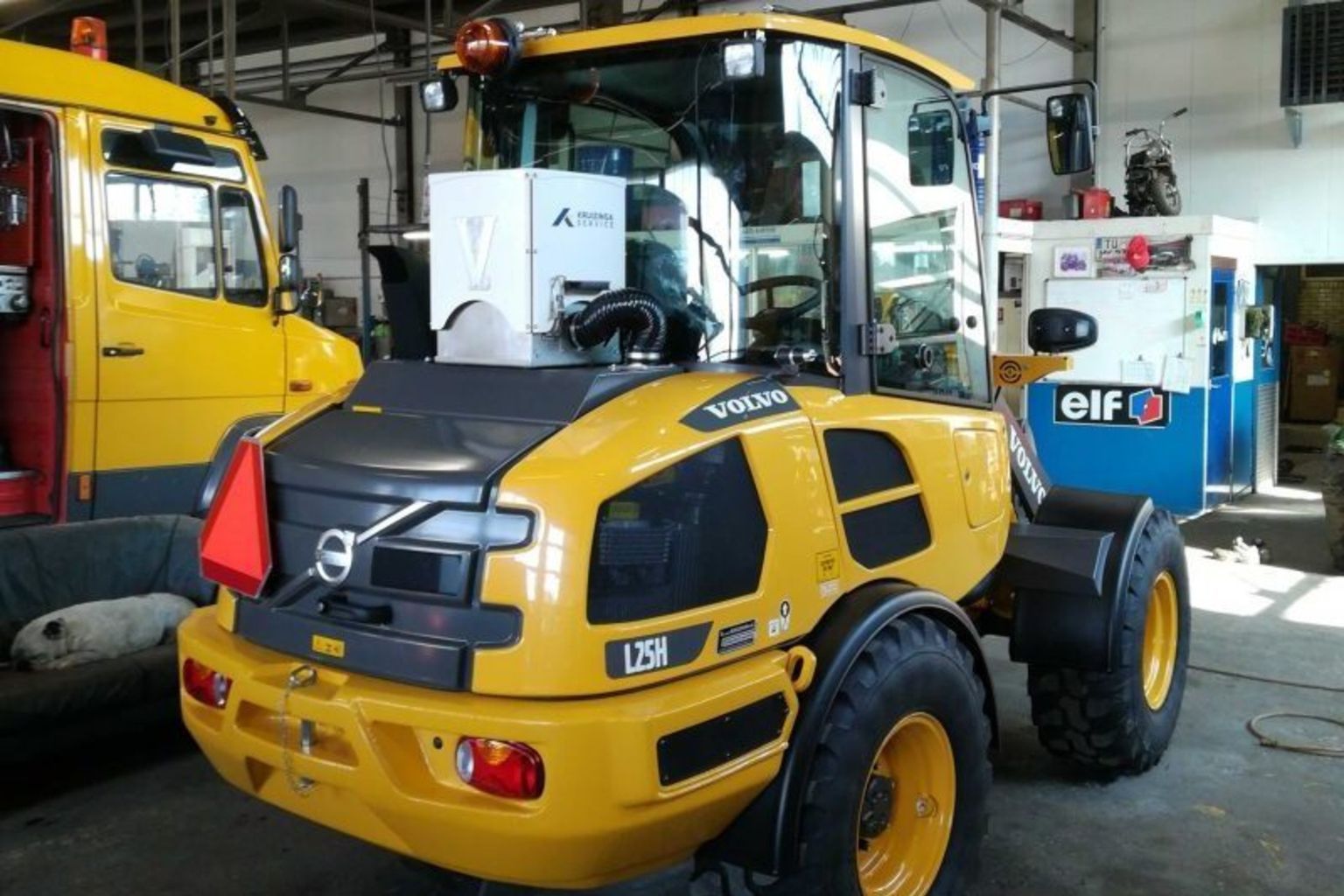 Compact overdrukfiltersysteem voor een compacte machine